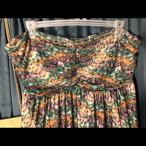 Multi color short dress. (Inventory tub #4). - Picture 7 of 10